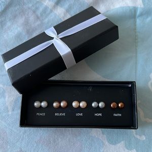 Set of 5 imitation pearl earrings